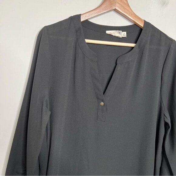 Everleigh Womens Size Medium Black Tunic Blouse Gathered Sleeves Lightweight - Picture 4 of 10